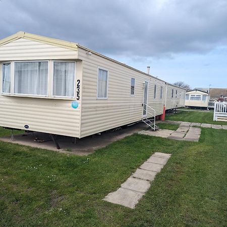 3 Bedroom Caravan, Sleeps 8 Lyons Lido Beach Prestatyn Exterior foto