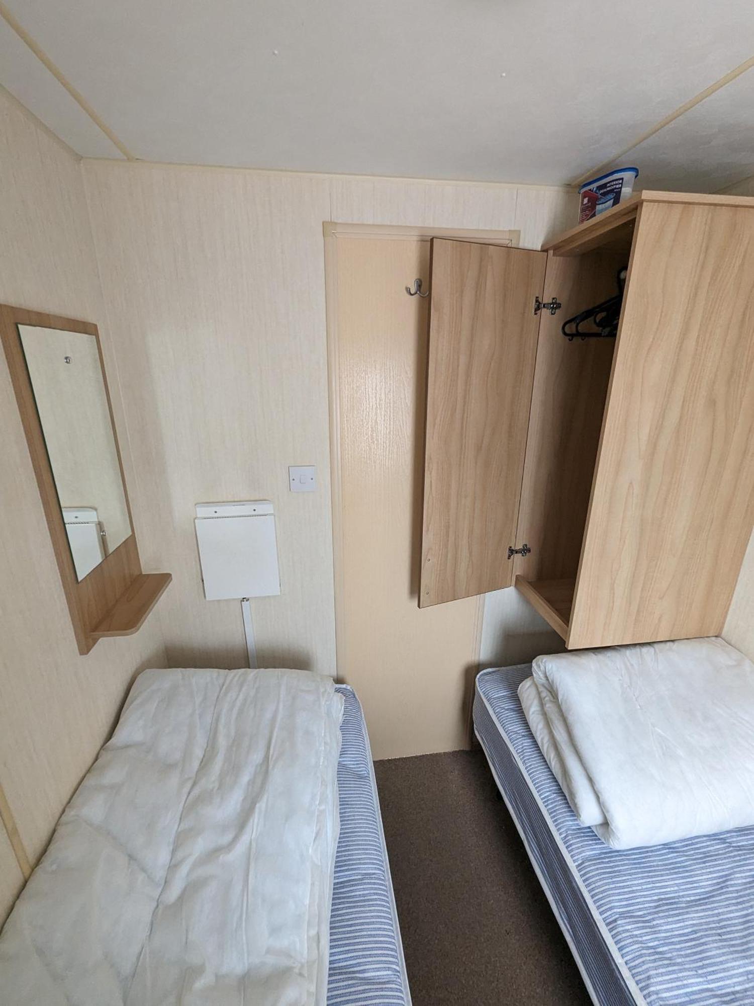 3 Bedroom Caravan, Sleeps 8 Lyons Lido Beach Prestatyn Exterior foto