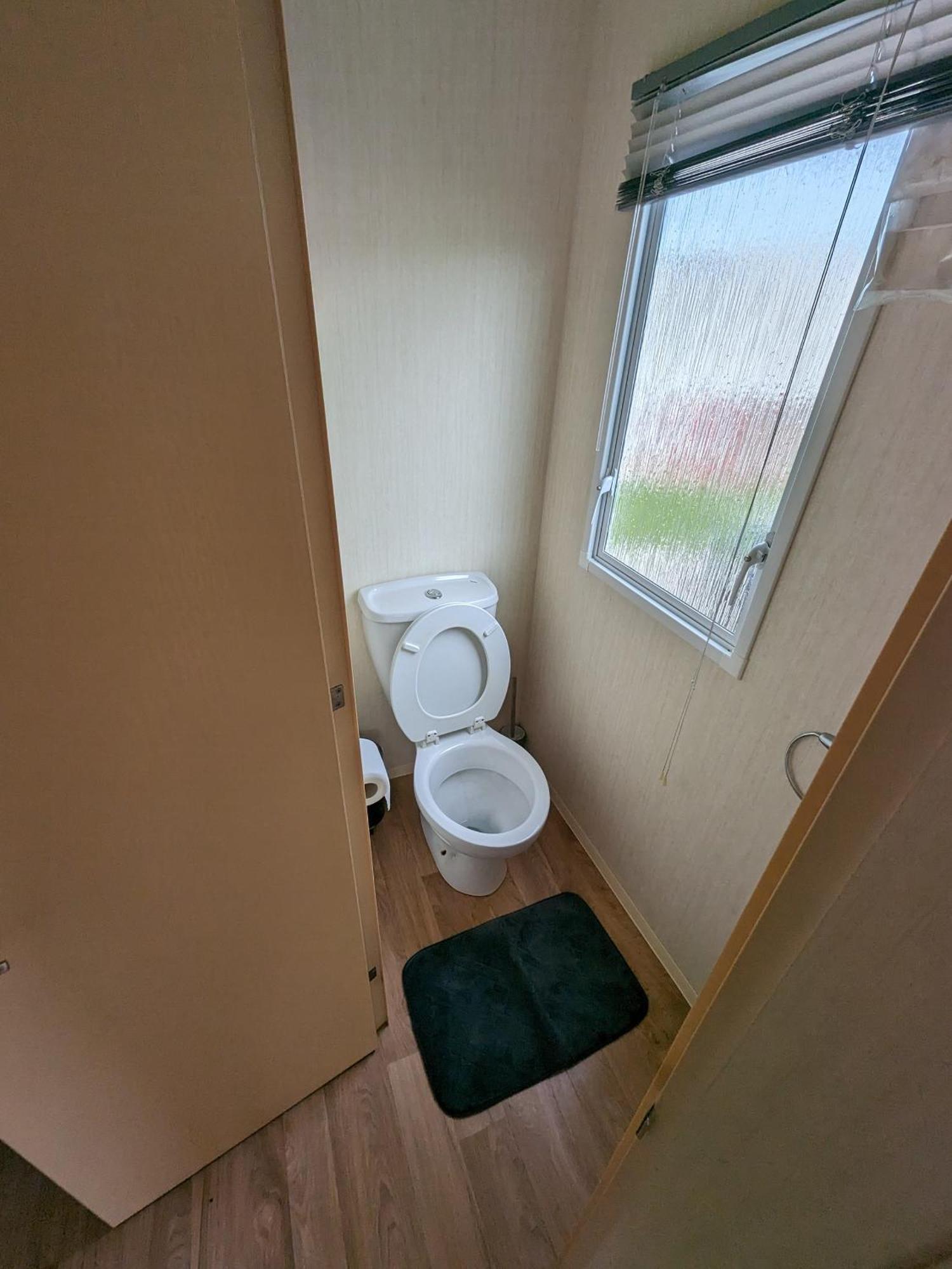 3 Bedroom Caravan, Sleeps 8 Lyons Lido Beach Prestatyn Exterior foto
