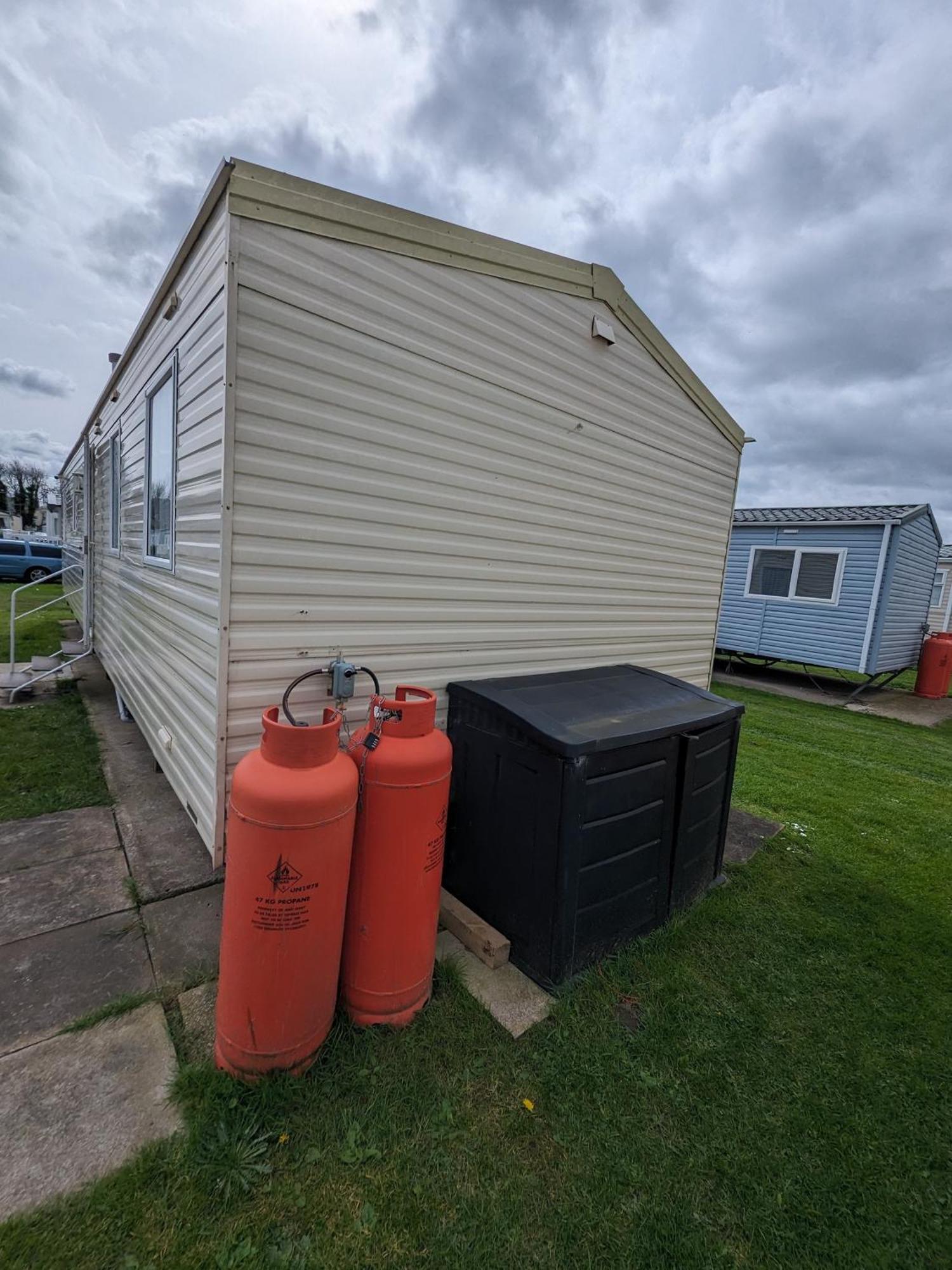 3 Bedroom Caravan, Sleeps 8 Lyons Lido Beach Prestatyn Exterior foto